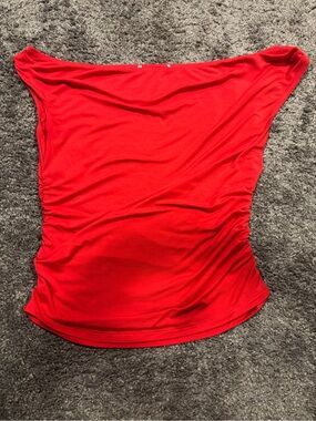 Elodie Red Off-The-Shoulder Ruched Crop Top M
